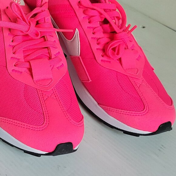 NEW Womens Nike Air Max Pre-Day NN Hyper Pink/White Sneakers FJ0708 639 Sz 9? 10 - Picture 5 of 10